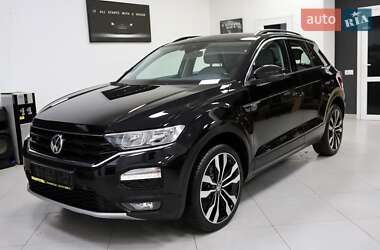 Внедорожник / Кроссовер Volkswagen T-Roc 2019 в 