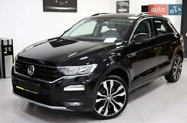 Внедорожник / Кроссовер Volkswagen T-Roc 2019 в 