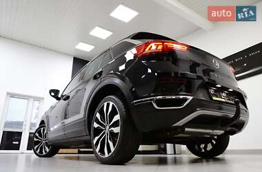 Внедорожник / Кроссовер Volkswagen T-Roc 2019 в 