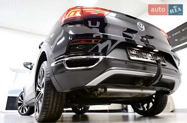 Внедорожник / Кроссовер Volkswagen T-Roc 2019 в 