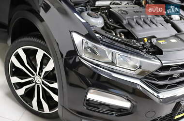 Внедорожник / Кроссовер Volkswagen T-Roc 2019 в 