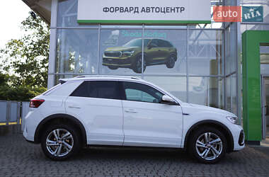 Внедорожник / Кроссовер Volkswagen T-Roc 2022 в 