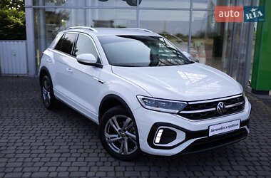 Внедорожник / Кроссовер Volkswagen T-Roc 2022 в 