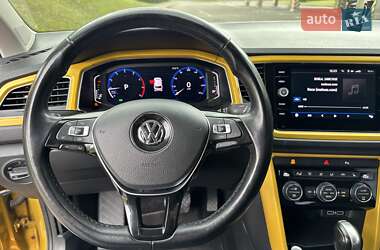 Внедорожник / Кроссовер Volkswagen T-Roc 2019 в 