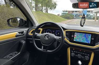 Внедорожник / Кроссовер Volkswagen T-Roc 2019 в 