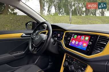 Внедорожник / Кроссовер Volkswagen T-Roc 2019 в 