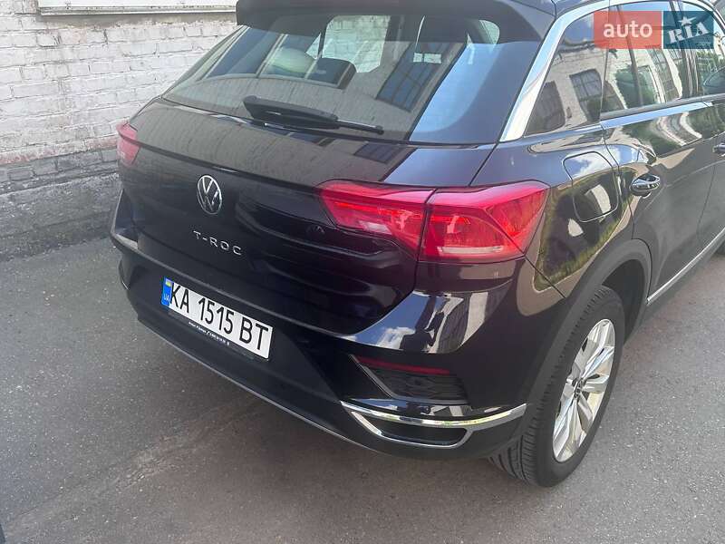 Внедорожник / Кроссовер Volkswagen T-Roc 2021 в Киеве