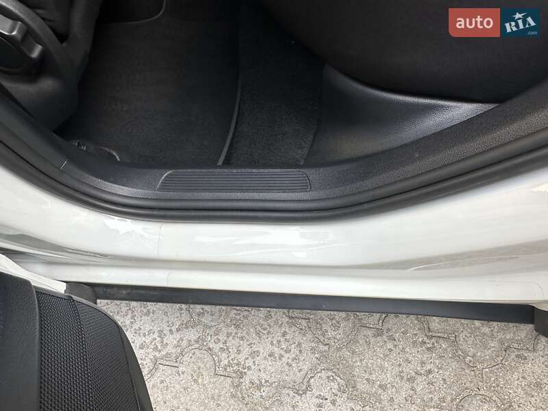 Внедорожник / Кроссовер Volkswagen T-Roc 2019 в Днепре