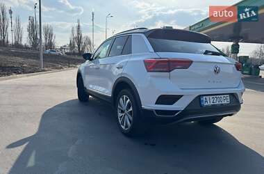 Внедорожник / Кроссовер Volkswagen T-Roc 2019 в 