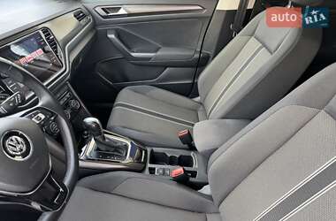Внедорожник / Кроссовер Volkswagen T-Roc 2019 в 