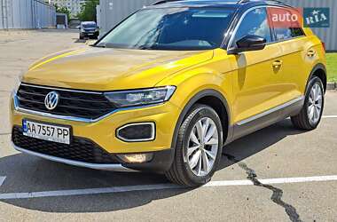 Внедорожник / Кроссовер Volkswagen T-Roc 2019 в 