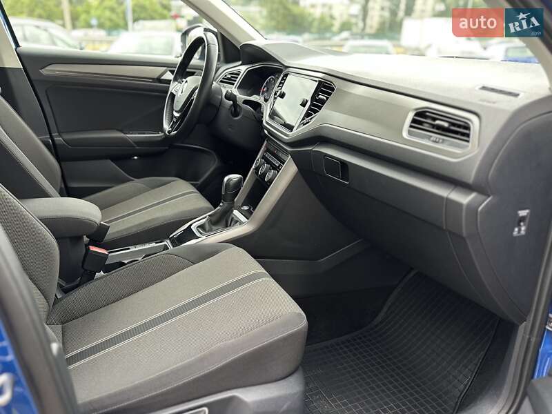 Внедорожник / Кроссовер Volkswagen T-Roc 2021 в Киеве