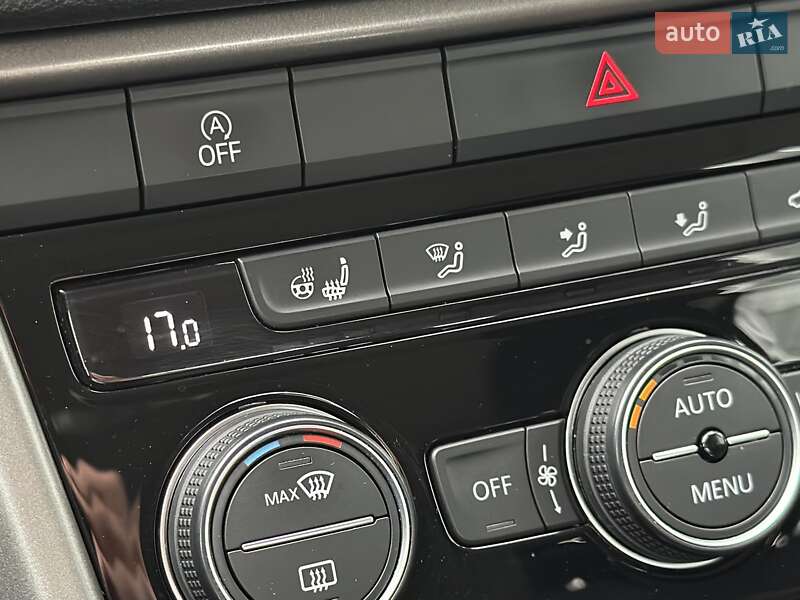 Внедорожник / Кроссовер Volkswagen T-Roc 2021 в Киеве