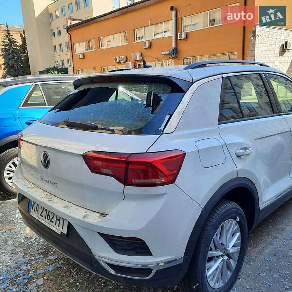 Внедорожник / Кроссовер Volkswagen T-Roc 2021 в Киеве