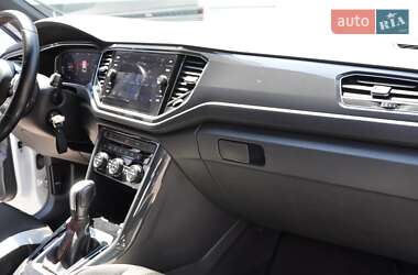 Внедорожник / Кроссовер Volkswagen T-Roc 2019 в 