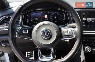 Внедорожник / Кроссовер Volkswagen T-Roc 2019 в 