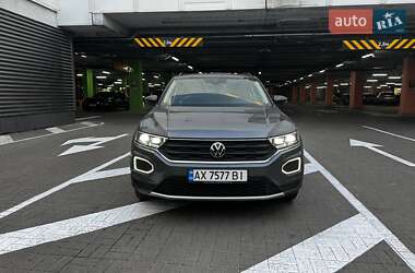 Позашляховик / Кросовер Volkswagen T-Roc 2021 в Києві