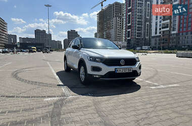 Внедорожник / Кроссовер Volkswagen T-Roc 2019 в Киеве
