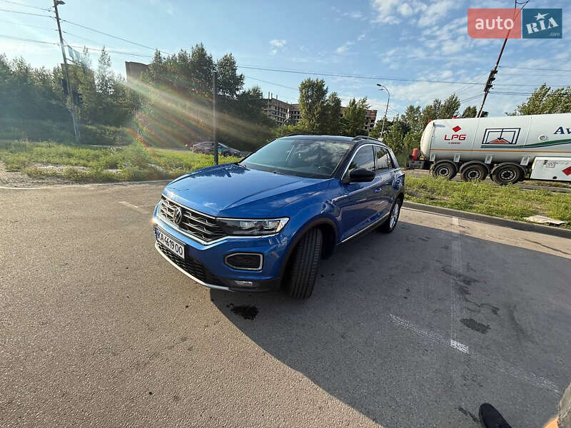 Позашляховик / Кросовер Volkswagen T-Roc 2020 в Києві