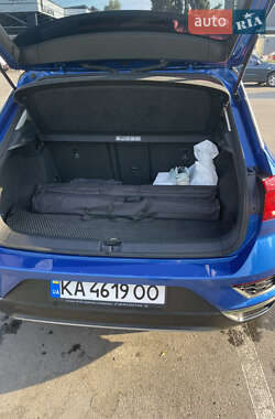 Внедорожник / Кроссовер Volkswagen T-Roc 2020 в 