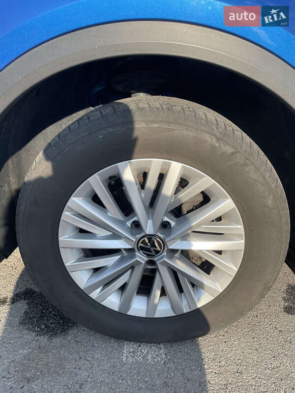 Позашляховик / Кросовер Volkswagen T-Roc 2020 в Києві