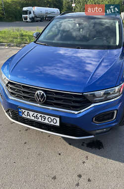 Внедорожник / Кроссовер Volkswagen T-Roc 2020 в 