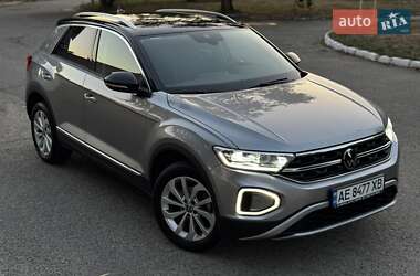Внедорожник / Кроссовер Volkswagen T-Roc 2022 в 