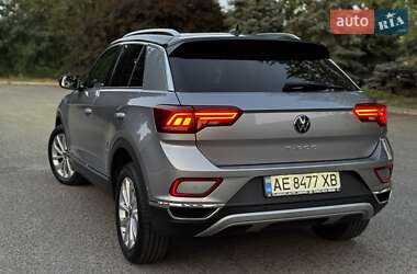 Внедорожник / Кроссовер Volkswagen T-Roc 2022 в 
