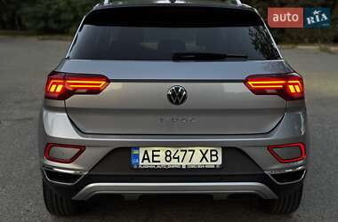 Внедорожник / Кроссовер Volkswagen T-Roc 2022 в 