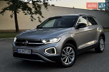 Внедорожник / Кроссовер Volkswagen T-Roc 2022 в 