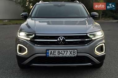 Внедорожник / Кроссовер Volkswagen T-Roc 2022 в 