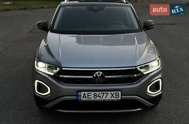 Внедорожник / Кроссовер Volkswagen T-Roc 2022 в 