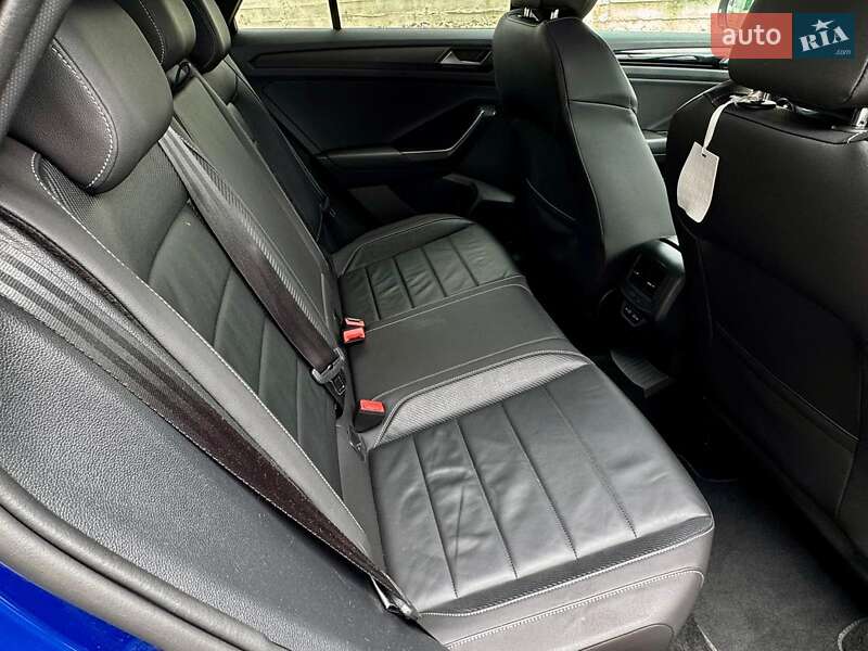 Позашляховик / Кросовер Volkswagen T-Roc 2020 в Ужгороді