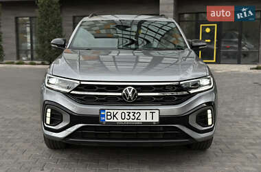 Внедорожник / Кроссовер Volkswagen T-Roc 2023 в 