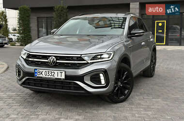 Внедорожник / Кроссовер Volkswagen T-Roc 2023 в 