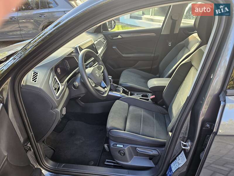 Внедорожник / Кроссовер Volkswagen T-Roc 2024 в Киеве