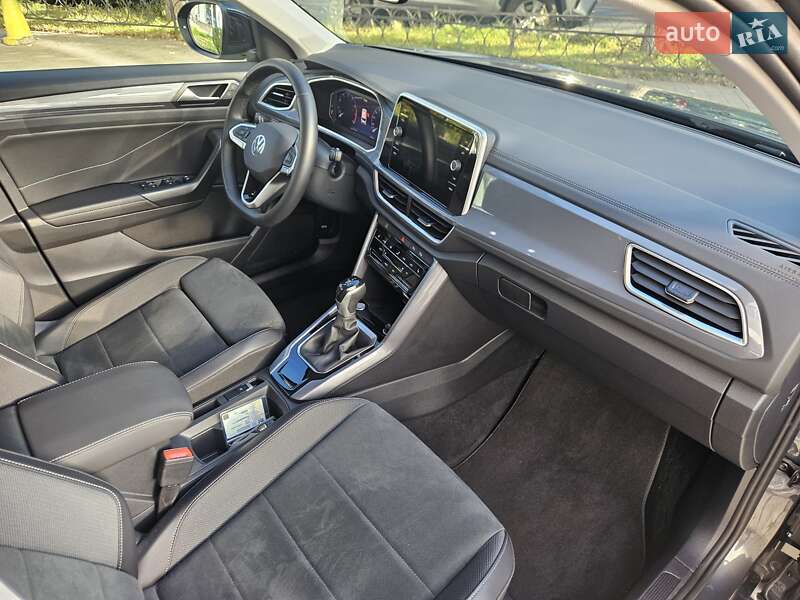 Внедорожник / Кроссовер Volkswagen T-Roc 2024 в Киеве