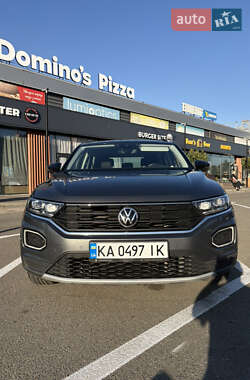 Внедорожник / Кроссовер Volkswagen T-Roc 2021 в Киеве