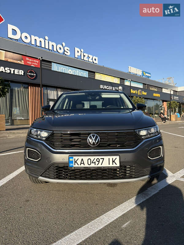 Внедорожник / Кроссовер Volkswagen T-Roc 2021 в Киеве