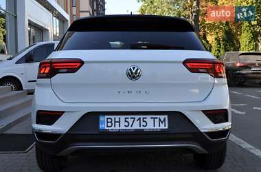 Внедорожник / Кроссовер Volkswagen T-Roc 2019 в 