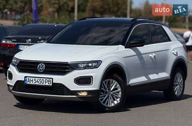 Внедорожник / Кроссовер Volkswagen T-Roc 2019 в 