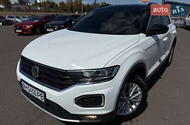 Внедорожник / Кроссовер Volkswagen T-Roc 2019 в 