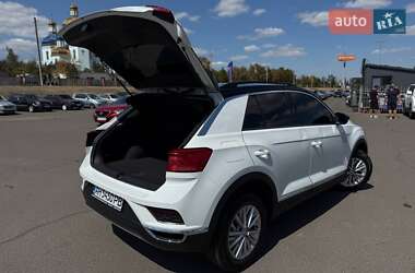 Внедорожник / Кроссовер Volkswagen T-Roc 2019 в 