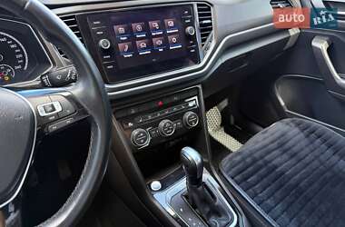 Внедорожник / Кроссовер Volkswagen T-Roc 2019 в 