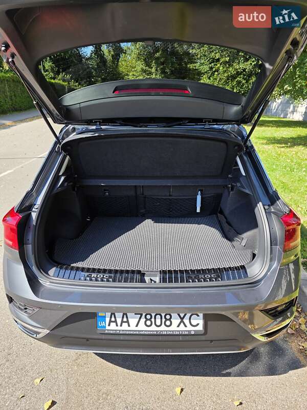 Внедорожник / Кроссовер Volkswagen T-Roc 2019 в Киеве