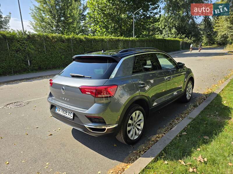 Внедорожник / Кроссовер Volkswagen T-Roc 2019 в Киеве