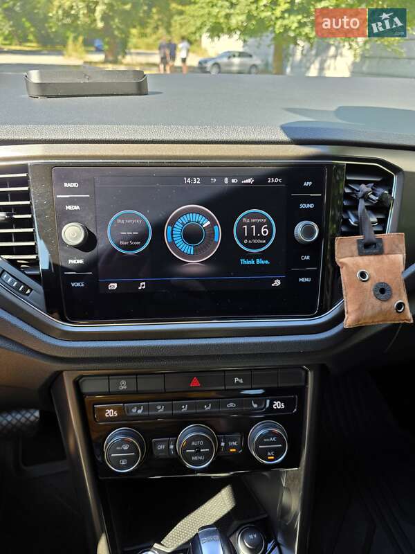 Внедорожник / Кроссовер Volkswagen T-Roc 2019 в Киеве