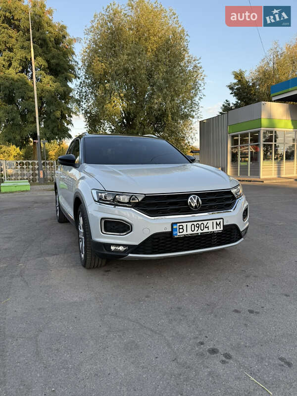 Позашляховик / Кросовер Volkswagen T-Roc 2021 в Києві