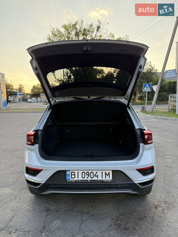 Позашляховик / Кросовер Volkswagen T-Roc 2021 в Києві