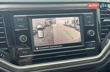 Внедорожник / Кроссовер Volkswagen T-Roc 2020 в 